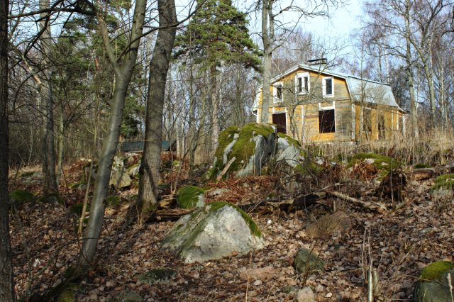 Pic: house from the shoreside